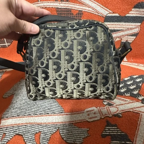 CHRISTIAN DIOR ❤️🌟1960s VINTAGE OBLIQUE CROSSBODY BAG⭐️ - Picture 2 of 9